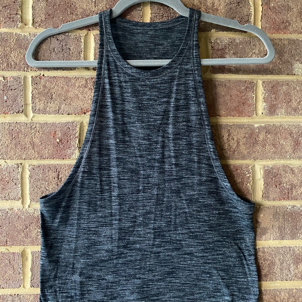 🍋LULULEMON SWEAT DATE MUSCLE TANK SIZE 2